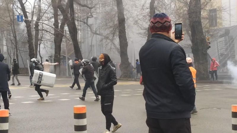 Поліція Алмати заявила про ліквідацію десятків протестувальників