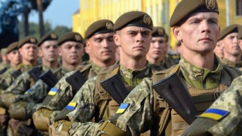Чисельність української армії збільшать на 100 тисяч осіб