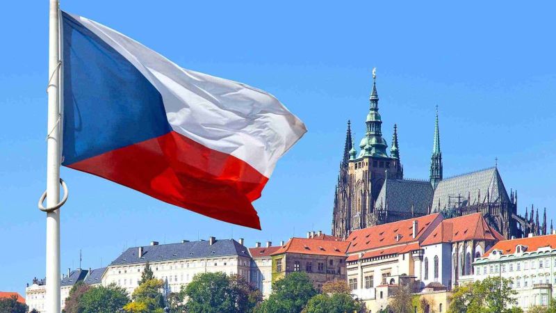 Уряд Чехії вирішив постачати військову допомогу Україні