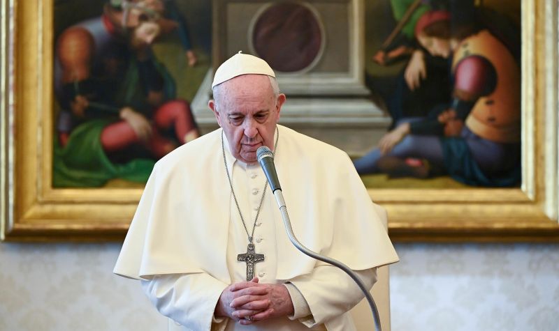 Папа Римський молиться за мир в Україні