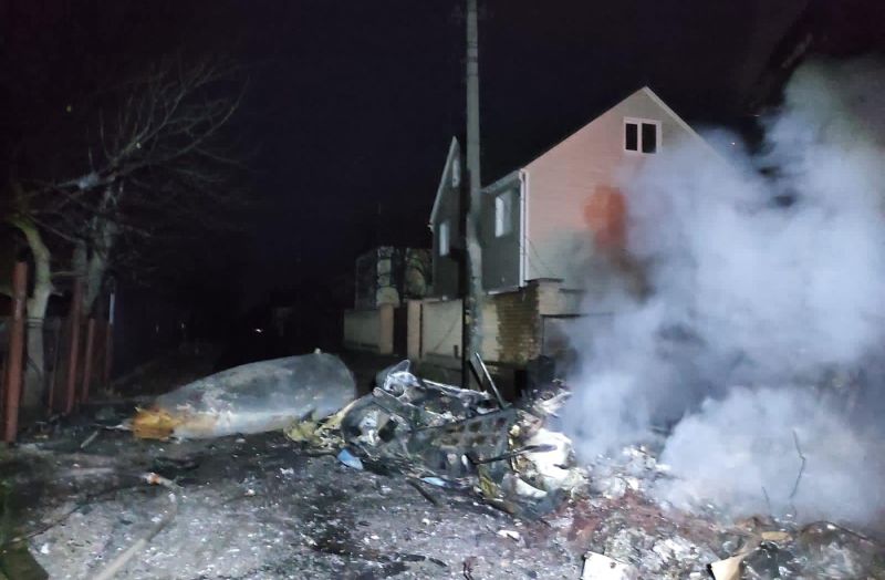 У Києві літак з боєкомплектом впав на житловий будинок