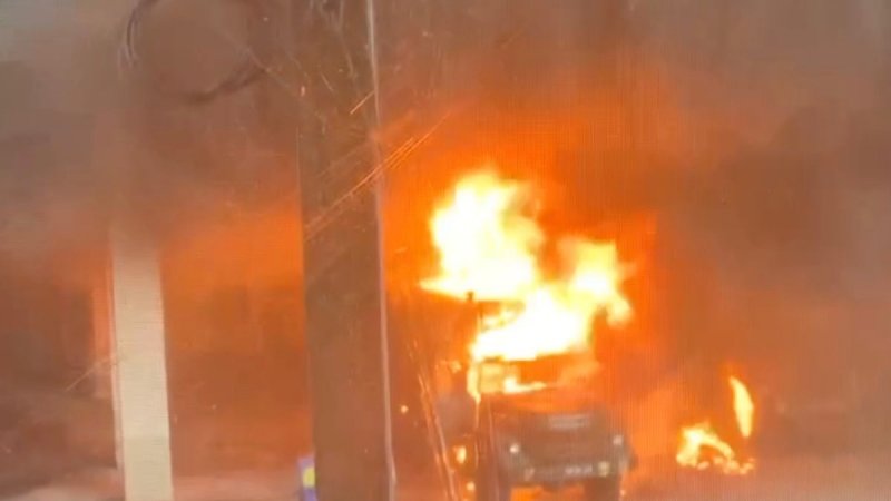 Техніка РФ яка зранку увірвалась у Харків вже палає на вулицях міста