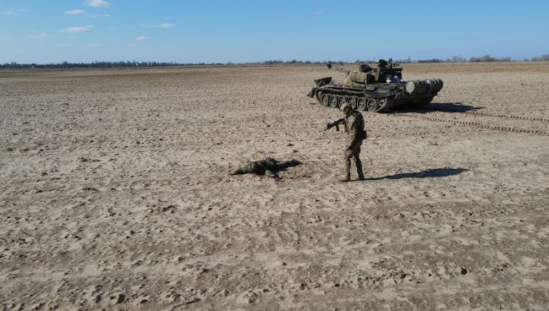 Військовий РФ здав ЗСУ танк за винагороду