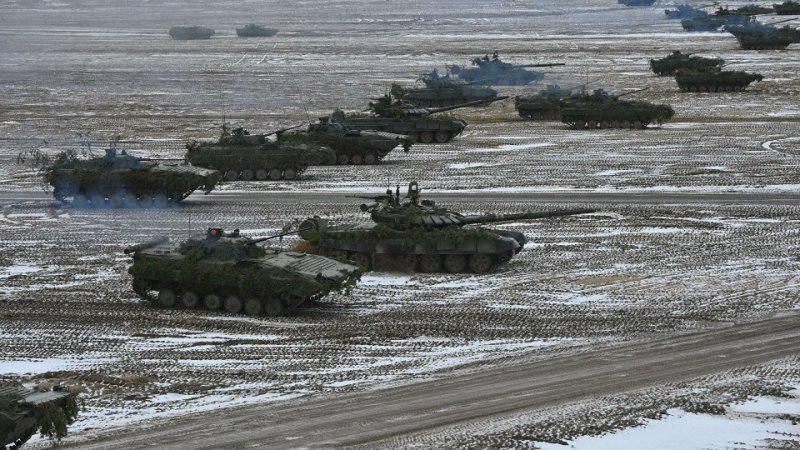 Білорусь виводить військові підрозділи з пунктів постійної дислокації на полігони