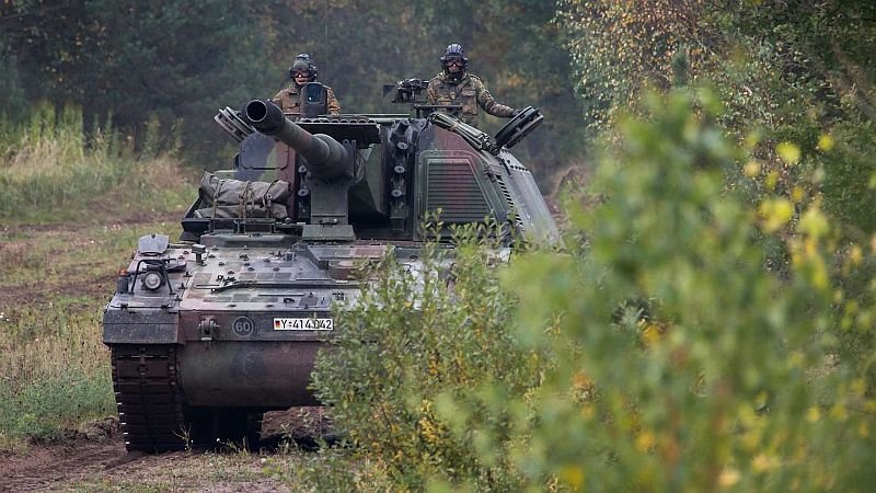 Українські військові активно вчаться працювати з Panzerhaubitze 2000