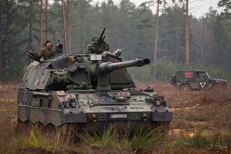 Шольц пояснив чому є затримка з постачанням озброєння для України