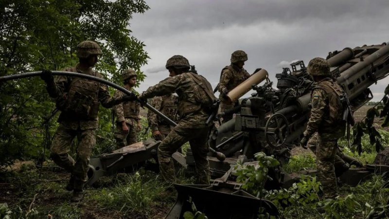 ЗСУ завдали удари по скупченню російських сил та знищили склади боєприпасів