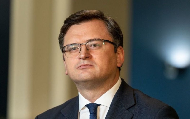 Кулеба обговорив із Блінкеном і Бербок прискорене отримання Україною важкої зброї