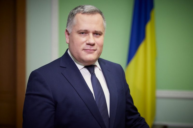 В ОП назвали головні причини затягування з постачанням зброї в Україну