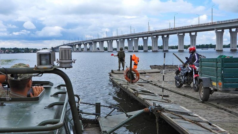 У районі Антонівського мосту пролунали нові вибухи