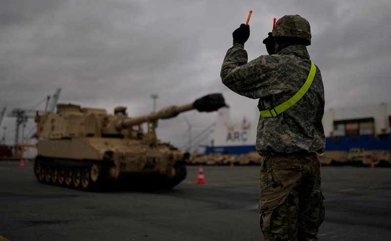 Пентагон нарощує постачання зброї в Україну морем