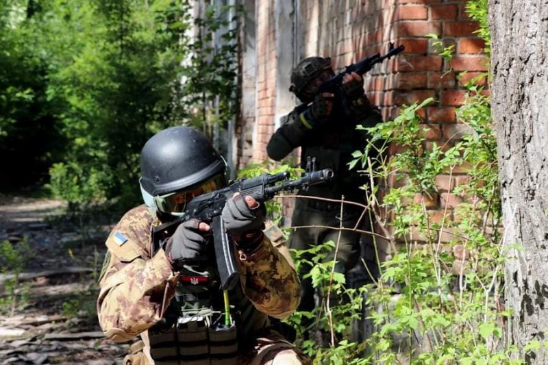 Російські війська починають ''сипатись'', окупанти кидають техніку