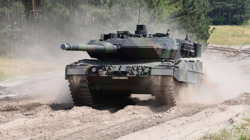 США до Німеччини: Вам ніхто не заважає постачати Україні танки