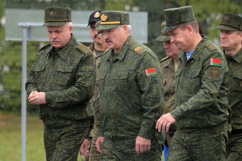 У Білорусі активізувались військкомати