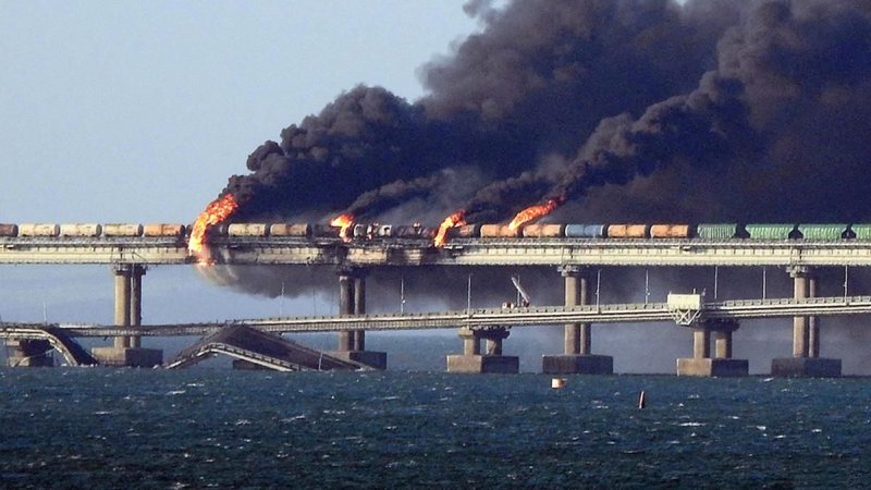 Через вибух на Кримському мосту у РФ ''летять голови''