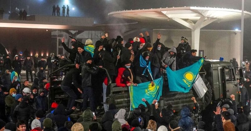 В Казахстані спалахнув масовий протест проти президента