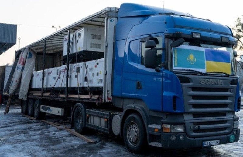 Казахстан та Арабські Емірати привезли в Україну допомогу