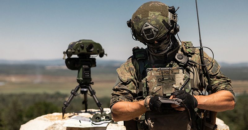 Столтенберг: Україна отримає значно більше важкого озброєння