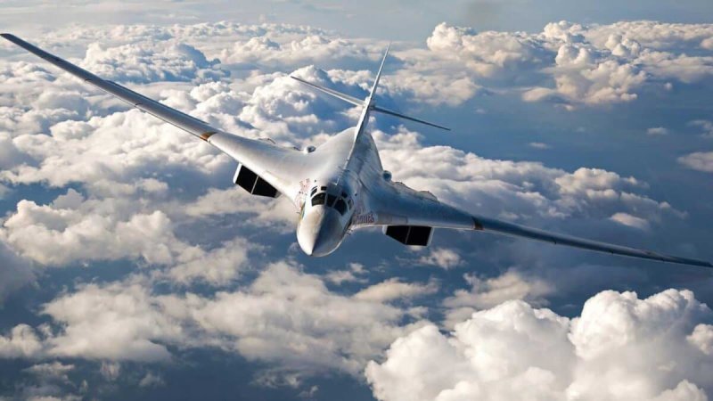 Інженер стратегічного літака Росії Ту-160 втік до США