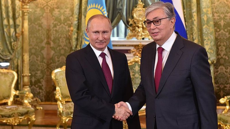 Росія вже благає Казахстан допомогти обходити санкції