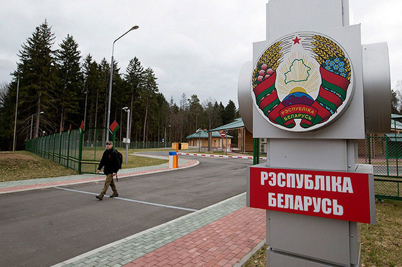 Білоруси встановили блокпости на кордоні з РФ