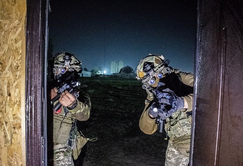 У Новій Каховці та в інших містах півдня України вночі розпочались бої