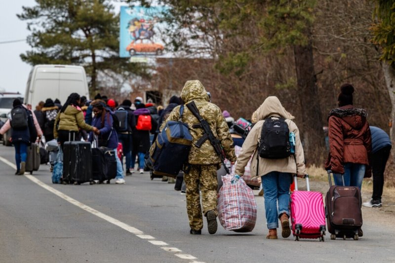 Чи зможуть українці, які повернуться з-за кордону отримувати виплати ВПО