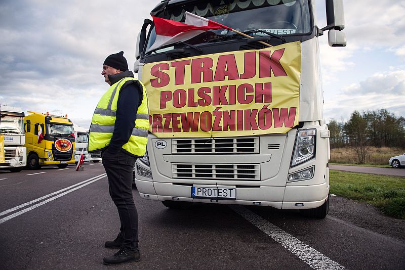 Єврокомісія жорстко відповіла Польщі за блокування кордону з Україною
