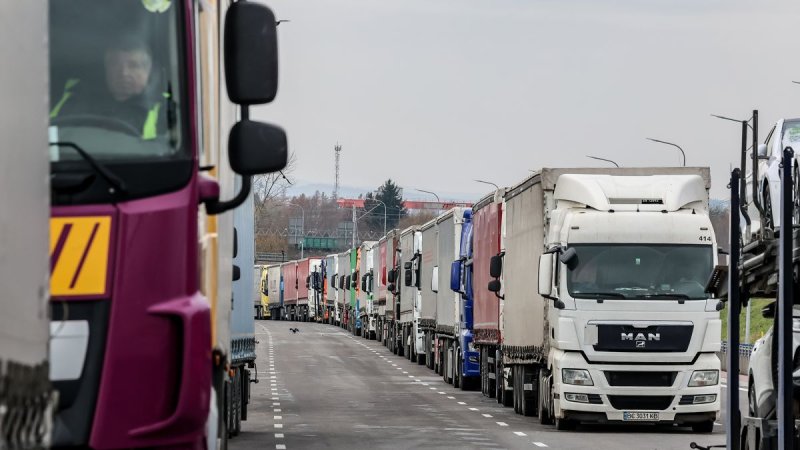 Реакція країн Балтії на блокаду поляками українського кордону