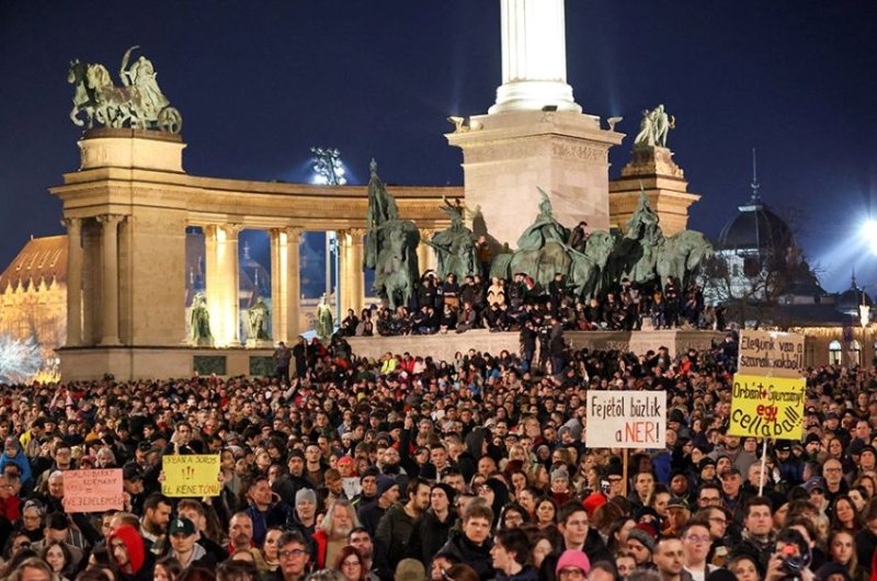 В Угорщині почались потужні протести проти Орбана