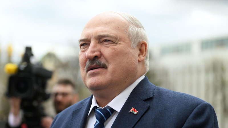 Нові заяви Лукашенко про Путіна, Зеленського та "мирний договір"