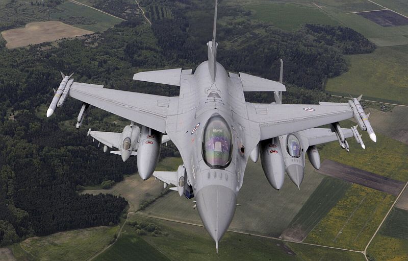 США заінтригували анонсом новин щодо F-16 для України
