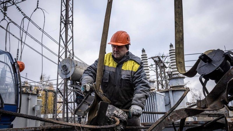 Російські терористи атакували ракетами енергосистему України