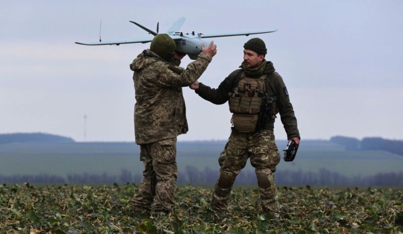 Українські дрони продовжують вводити власні снкції проти російських НПЗ