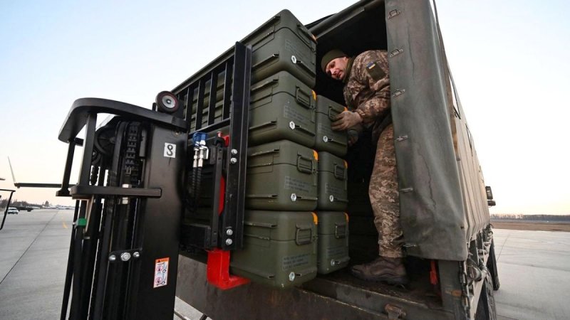 ЄС готує великий пакет військової допомоги Україні