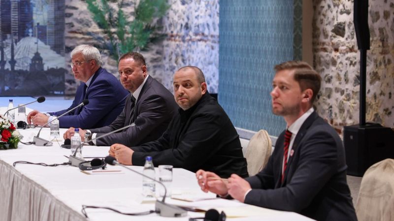 У Стамбулі завершилася зустріч між українською та російською делегаціями