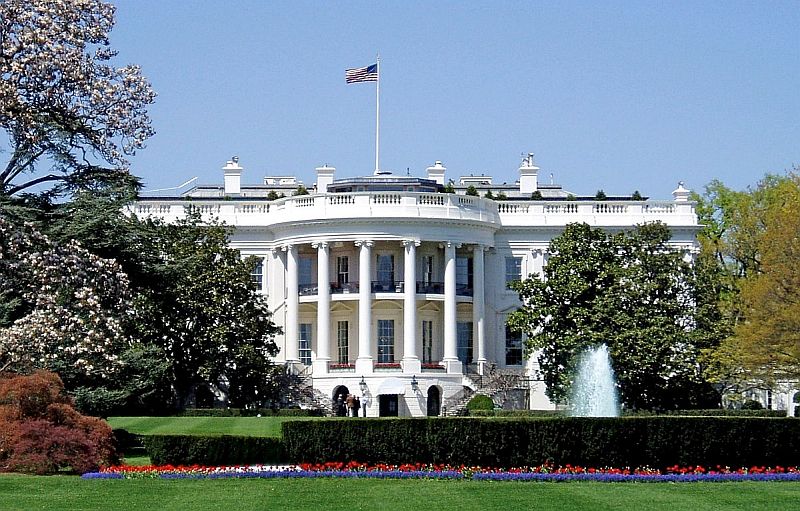 Politico: Білий дім розглядає "важкі рішення"