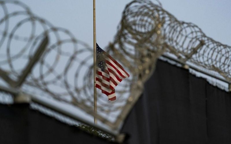 У Трампа хочуть відправити до Гуантанамо тисячі мігрантів: у WP розкрили подробиці і пояснили, чи є загроза для українців