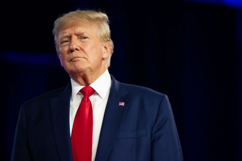 Трамп шукає шлях до переговорів з Путіним
