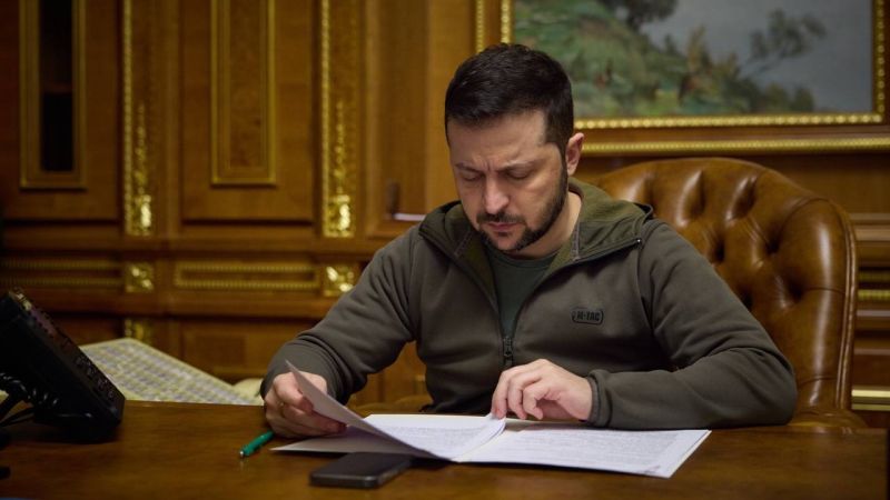 Зеленський оновлює посольства та шукає нові ролі для ключових фігур