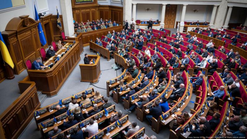 "Вбивчий" законопроєкт: Хто зможе закривати справи топкорупціонерів?