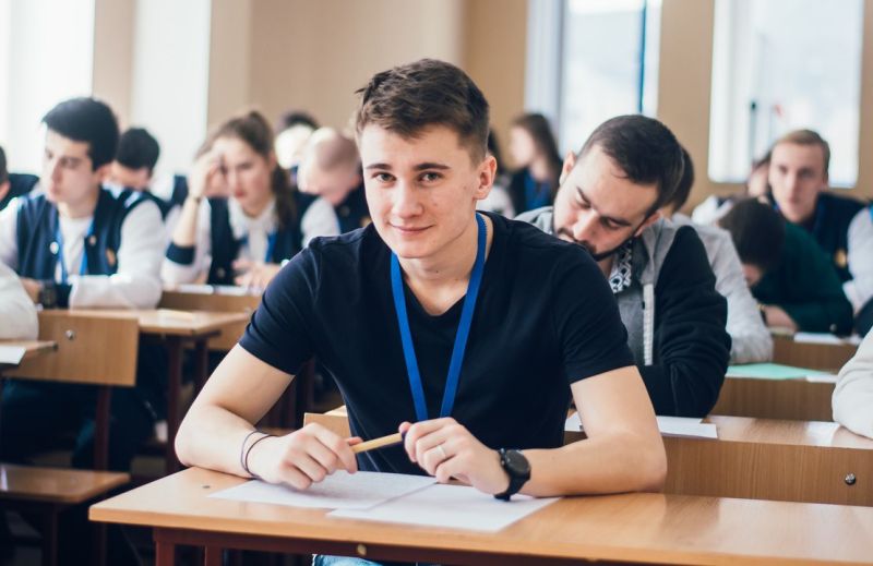 Чи мобілізують студентів та аспірантів — у Міносвіти відповіли