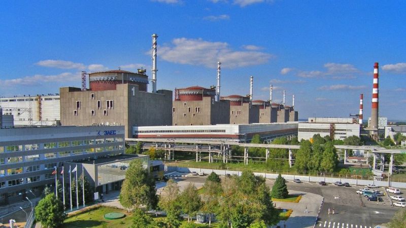 МАГАТЕ повідомляє про вибухи та дим поблизу ЗАЕС