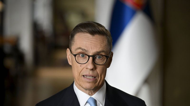 Президент Фінляндії закликає бити по російській військовій машині