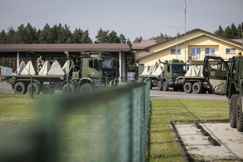 Литва ставить «зуби дракона» на кордонах із росією та Білоруссю