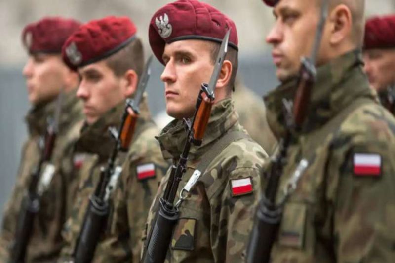 Військовий бум у Польщі: скільки тисяч людей вже записалися на навчання