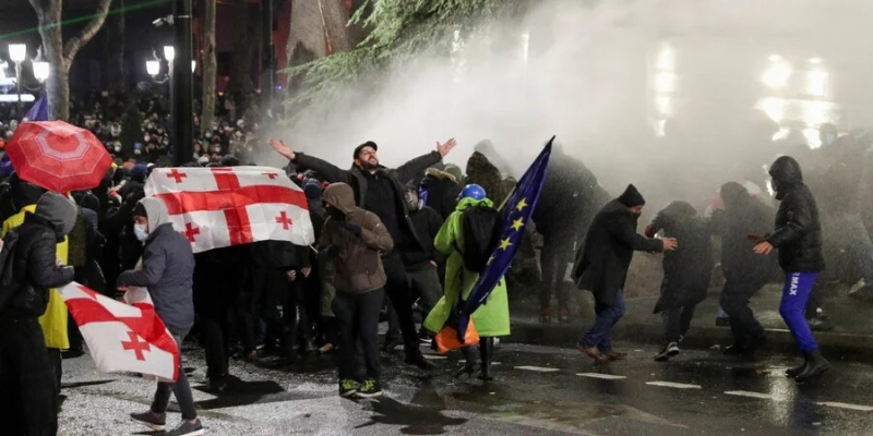 Масові протести проти влади в Грузії