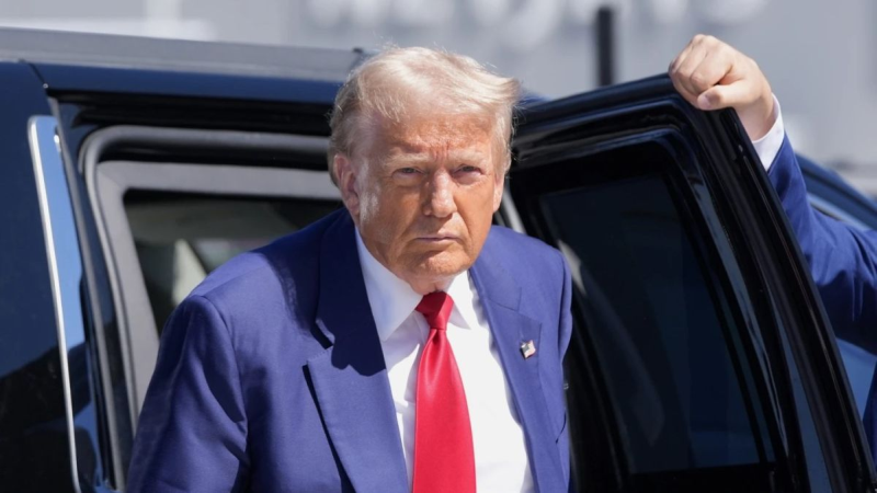 Трамп анонсував “суворі” санкції проти країн, які ведуть бізнес з Росією