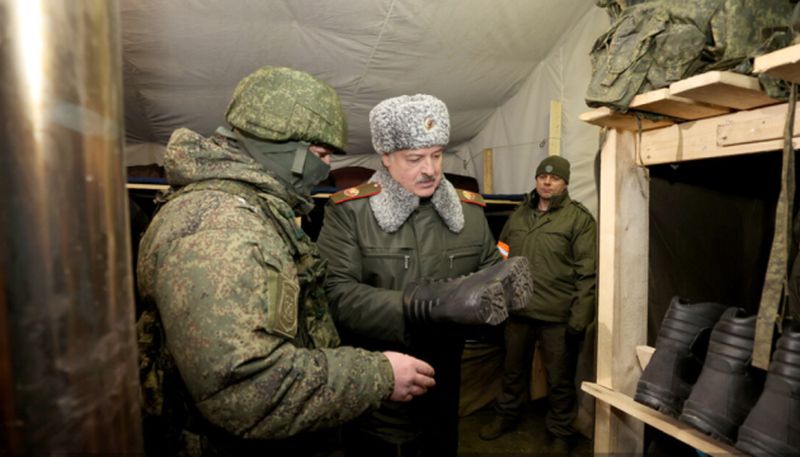 Лукашенко влаштував раптову масштабну перевірку військ Білорусі