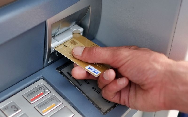 Банківські карти мають зникнути в Європі протягом чотирьох років